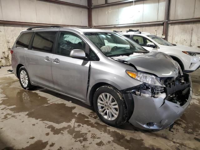 2017 Toyota Sienna XLE