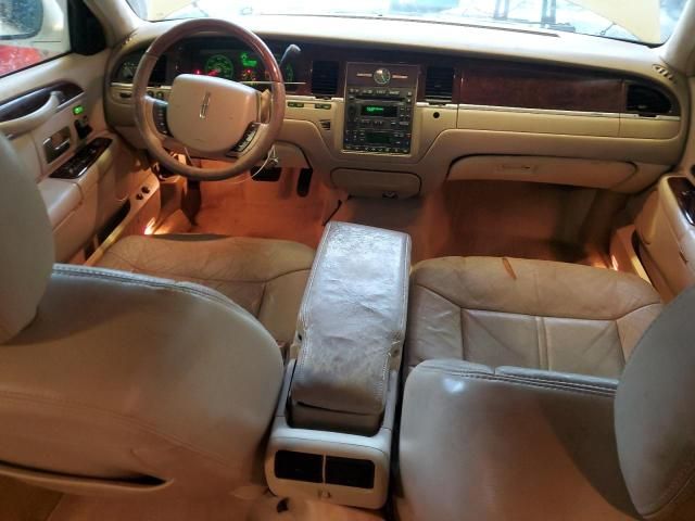 2006 Lincoln Town Car Signature Long Wheelbase