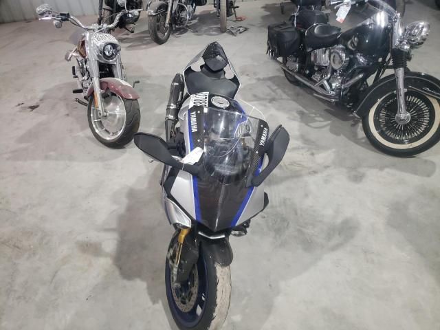 2018 Yamaha YZFR1M