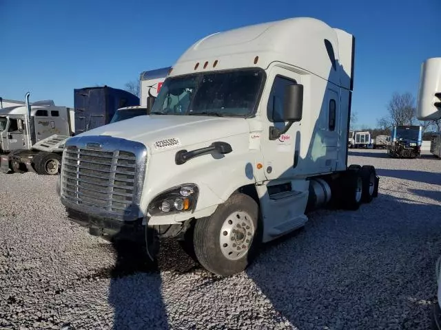 2019 Freightliner Cascadia 125