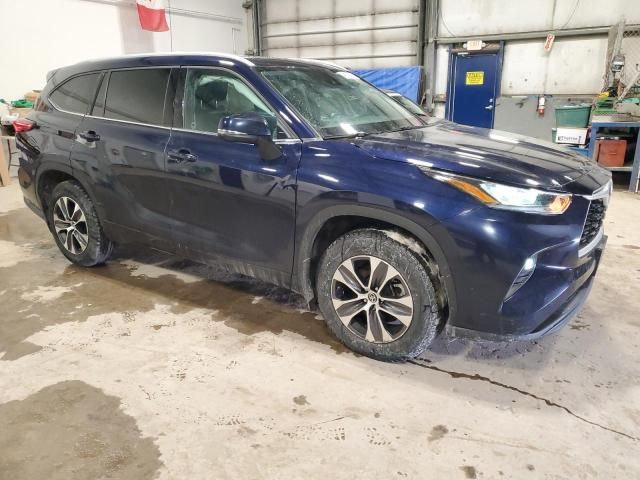 2022 Toyota Highlander XLE