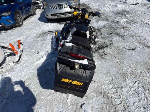 2013 Skidoo 2013 Skidoo Renegade