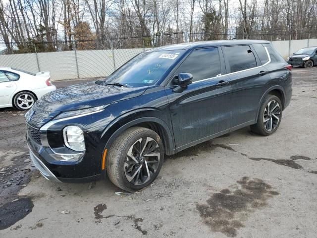 2023 Mitsubishi Outlander SE