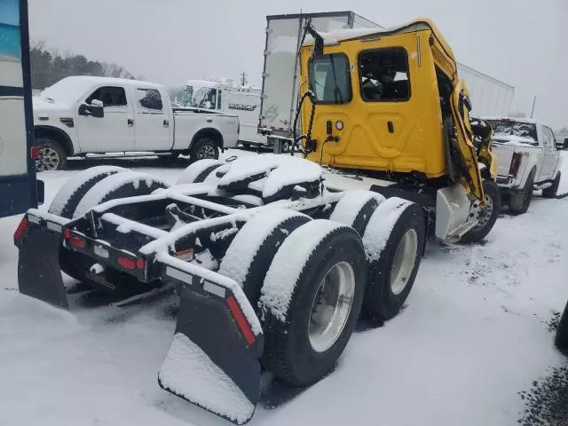 2018 Freightliner Cascadia 113