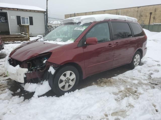 2004 Toyota Sienna XLE