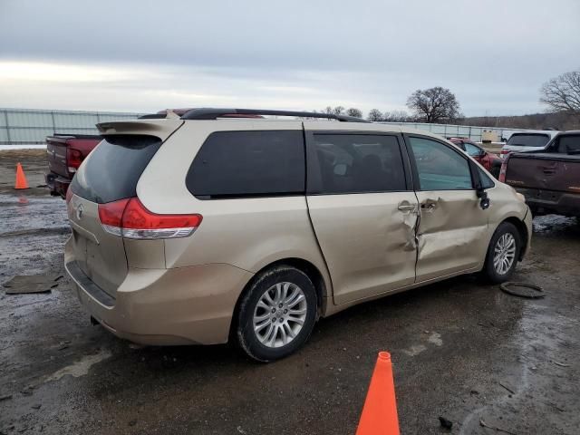 2013 Toyota Sienna XLE