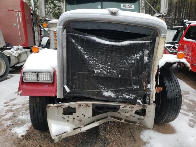 1998 Freightliner Conventional FLD120