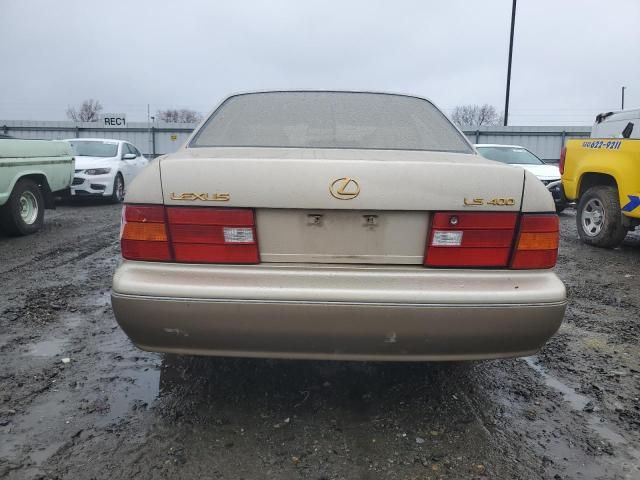 2000 Lexus LS 400