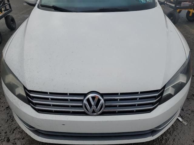 2012 Volkswagen Passat SEL