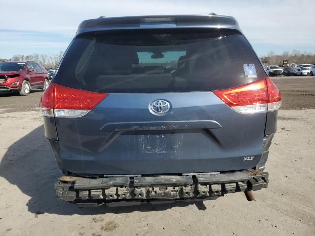 2013 Toyota Sienna XLE