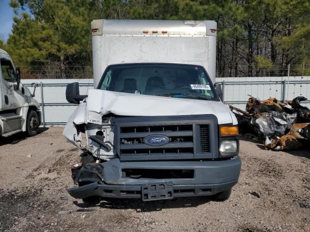 2016 Ford Econoline E350 Super Duty Cutaway Van