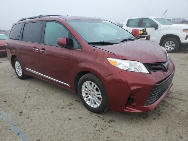 2014 Toyota Sienna XLE