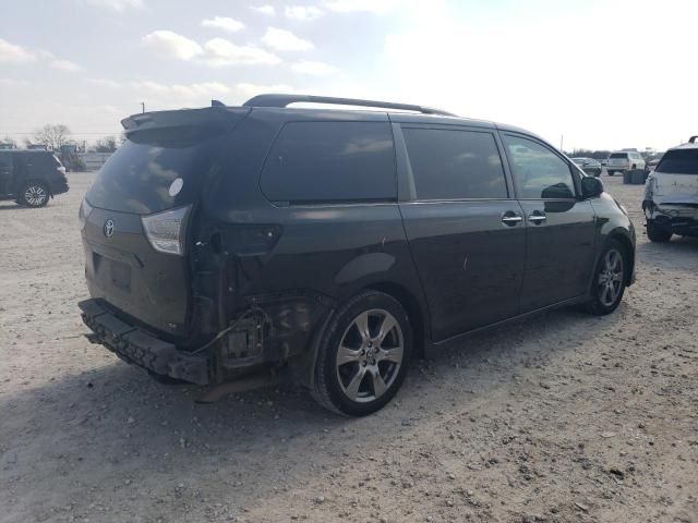 2018 Toyota Sienna SE