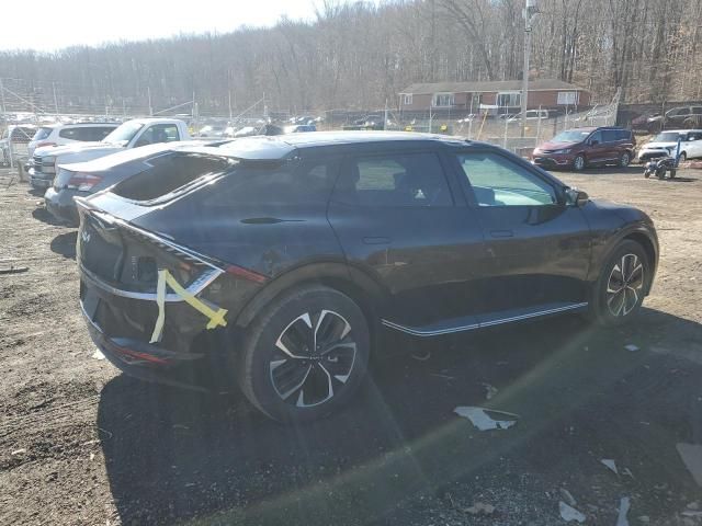 2022 KIA EV6 Light