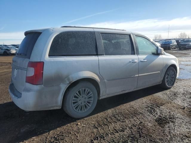 2014 Chrysler Town & Country Touring L