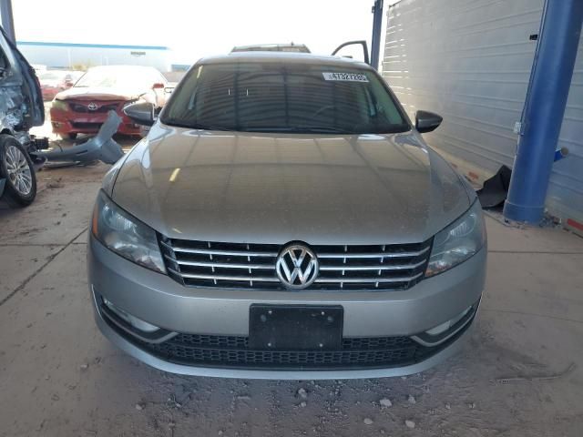 2012 Volkswagen Passat SEL