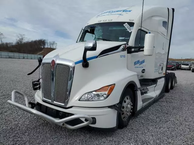 2024 Kenworth T680 Semi Truck