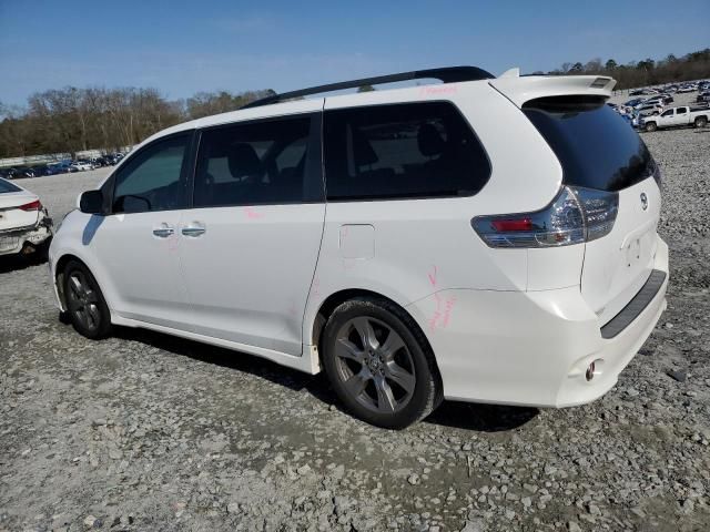 2018 Toyota Sienna SE