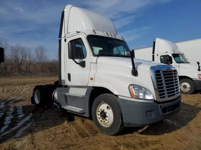 2016 Freightliner Cascadia 125