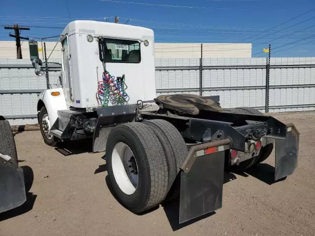 2007 Kenworth Construction T300