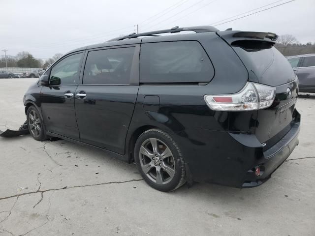 2020 Toyota Sienna SE