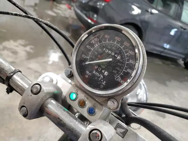 2004 Honda VT1100 C3