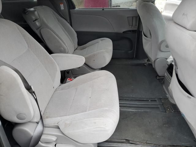 2015 Toyota Sienna LE