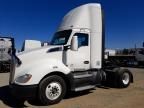 2016 Kenworth T680 Semi Truck