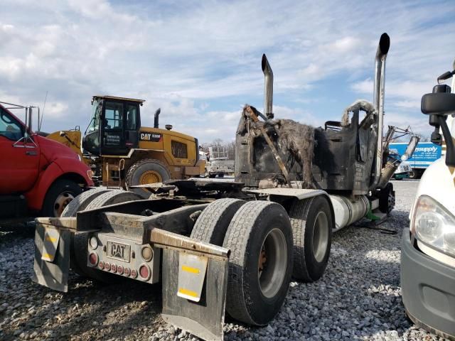 2007 Freightliner FLD132 Semi Truck