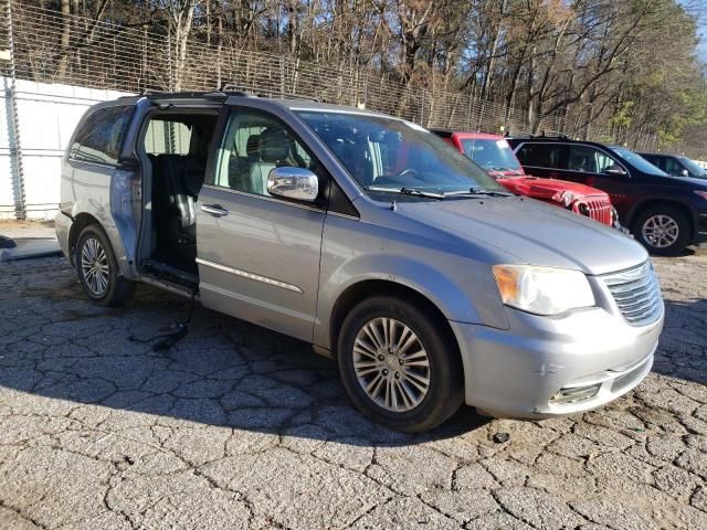 2013 Chrysler Town & Country Touring L