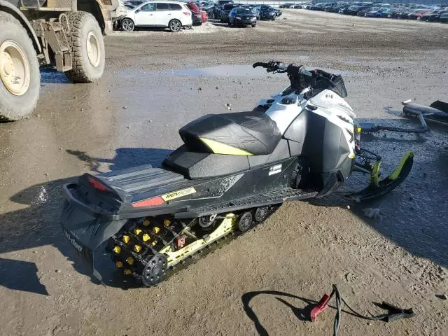 2016 Skidoo 2016 Skidoo MXZ X 600