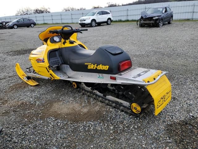 2001 Skidoo 2001 Skidoo Snowmobile