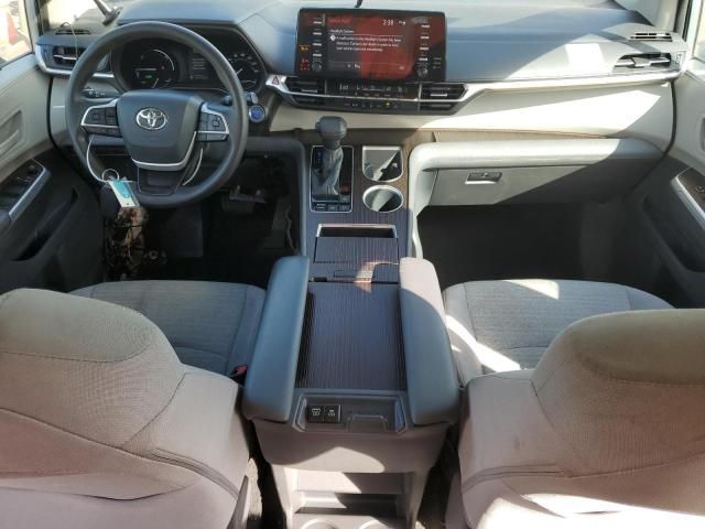 2021 Toyota Sienna LE