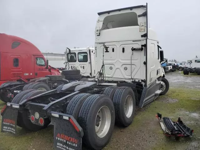 2019 Freightliner Cascadia 116