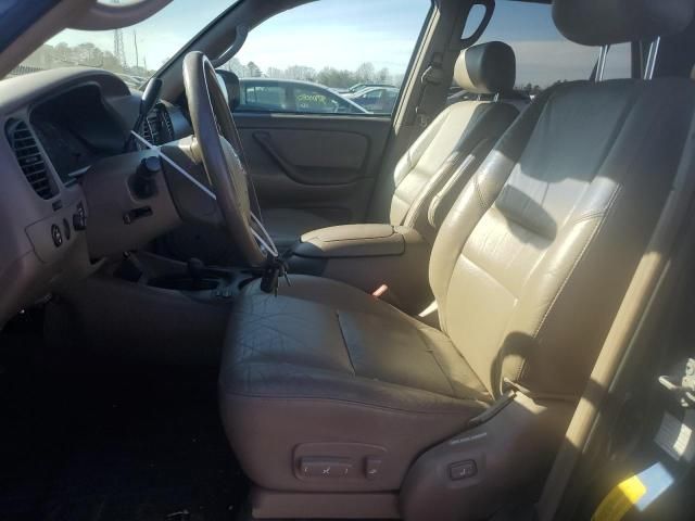 2004 Toyota Sequoia SR5