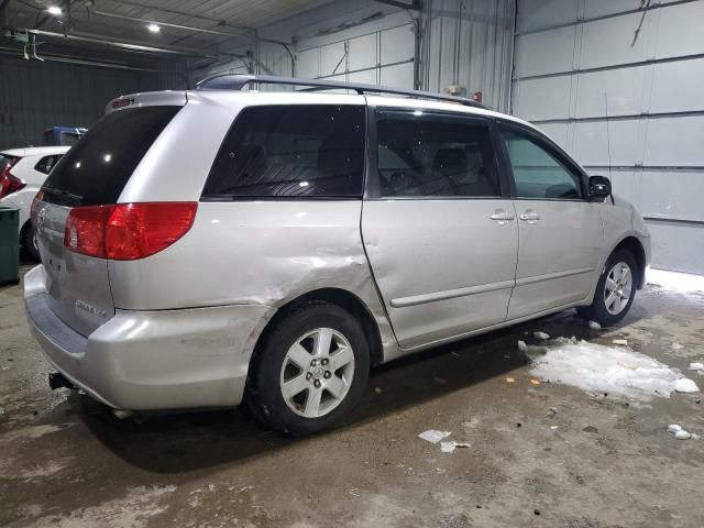 2010 Toyota Sienna CE