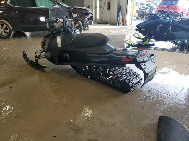 2017 Skidoo 2017 Skidoo Renegade