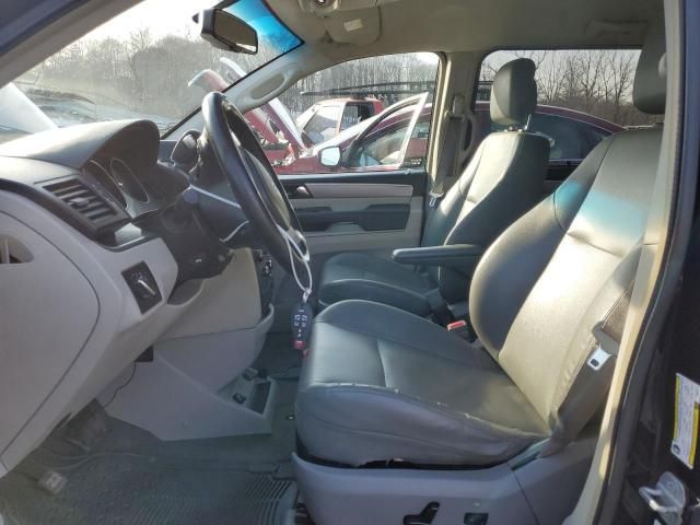 2012 Volkswagen Routan SE