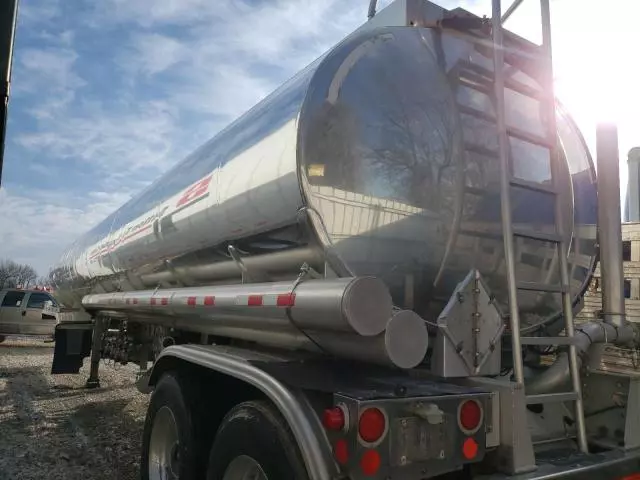 1999 Fruehauf 1999 LBT Tank Trailer