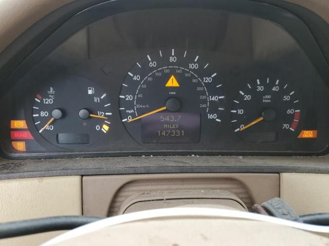 2001 Mercedes-Benz E 320