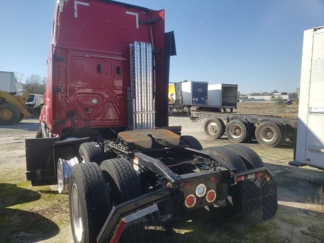 2020 Freightliner Cascadia 126