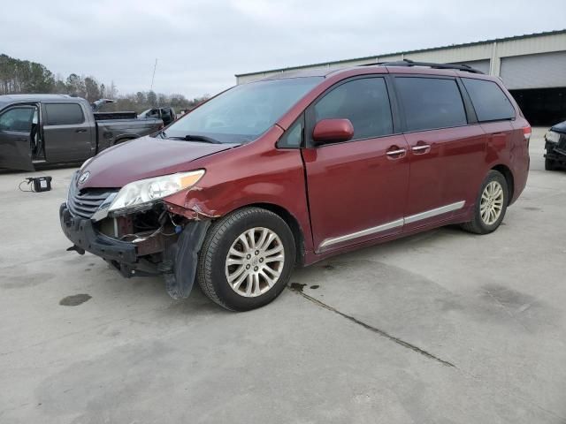 2014 Toyota Sienna XLE