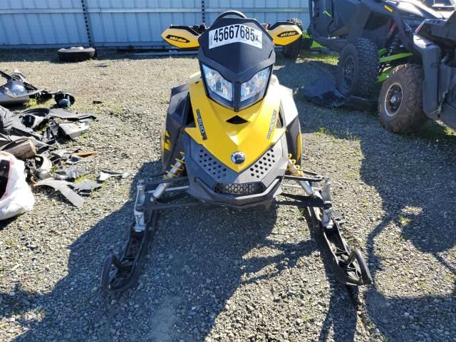 2009 Skidoo 2009 Skidoo Snowmobile