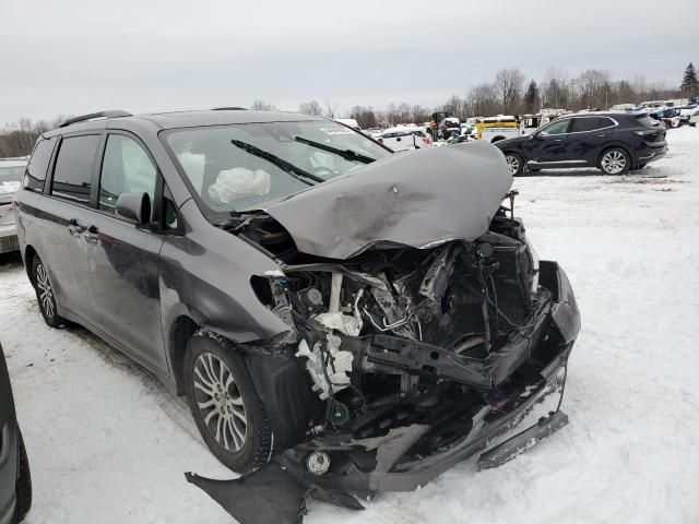 2018 Toyota Sienna XLE