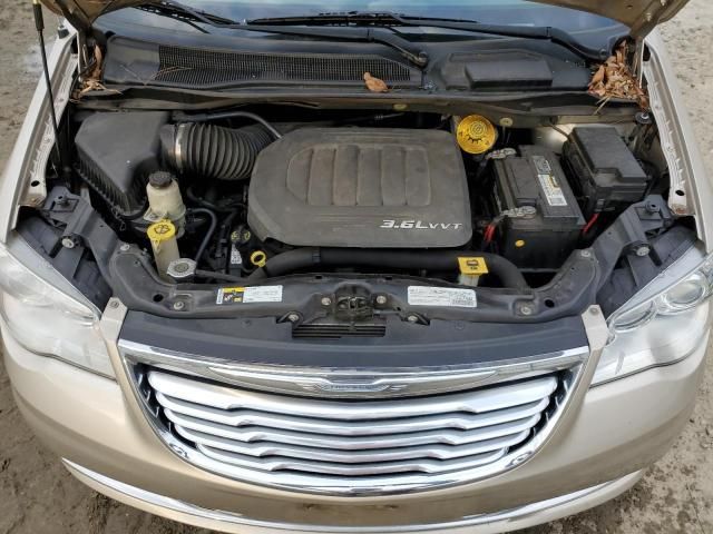 2015 Chrysler Town & Country Limited Platinum