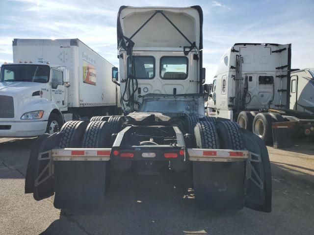 2023 Freightliner Cascadia 126