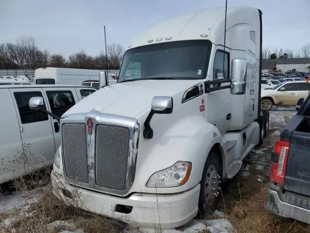 2019 Kenworth Construction T680