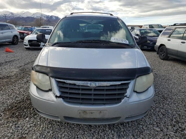 2006 Chrysler Town & Country LX