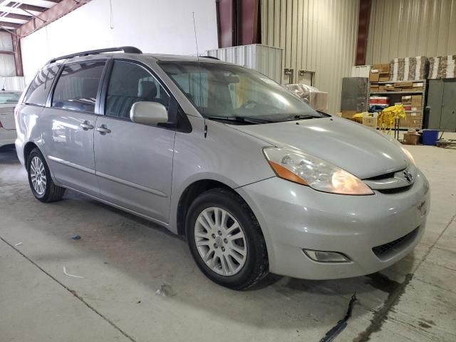 2010 Toyota Sienna XLE