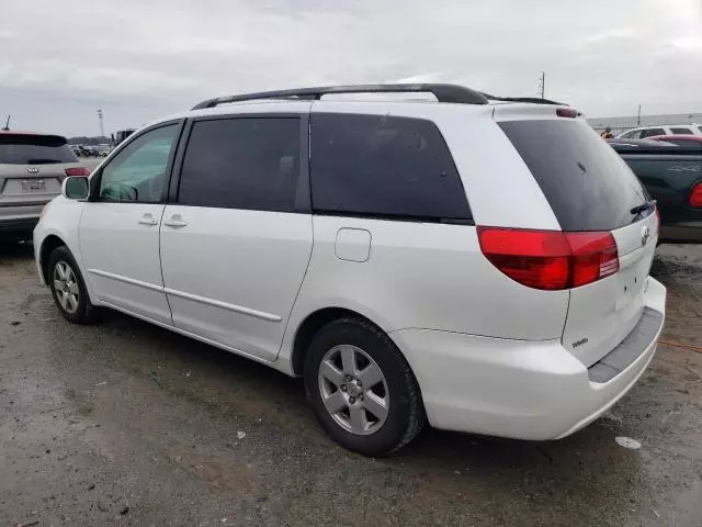 2004 Toyota Sienna XLE